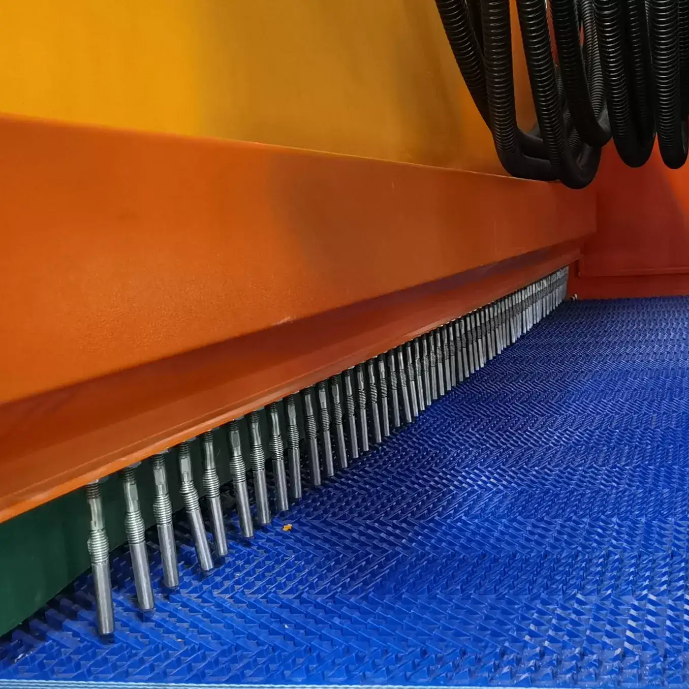 Contact sensors scanning stone slab shape on conveyor