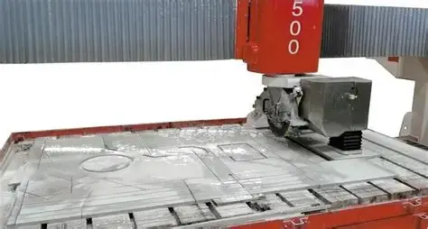 Vacuum lifter automatically separating cut pieces on the worktable