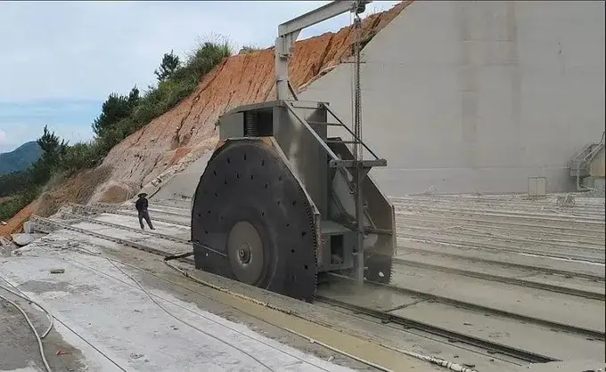 Limestone extraction in Saudi Arabia desert