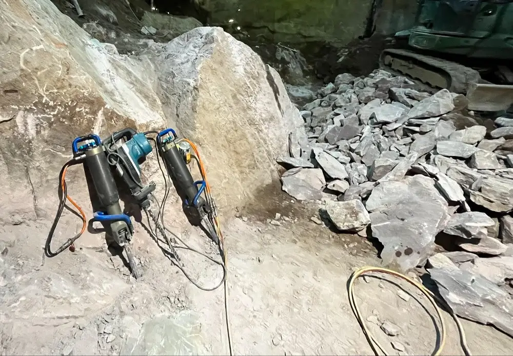 MosCut Splitter in Canada Winter